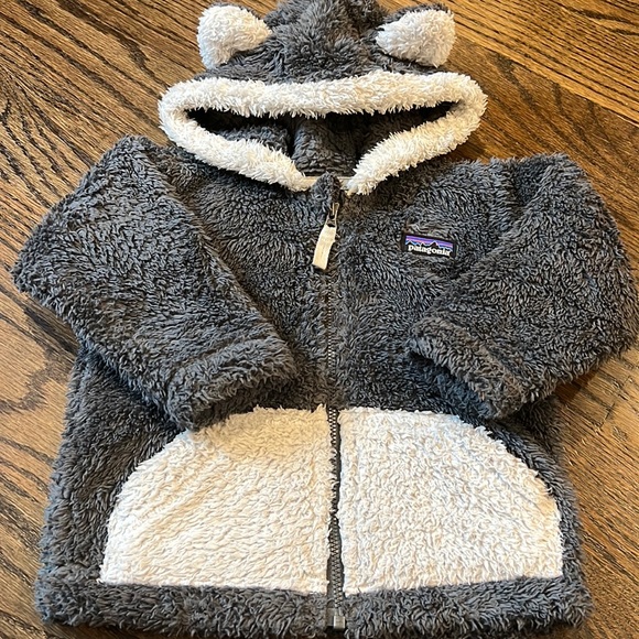 Patagonia Other - Patagonia Fleece with hood